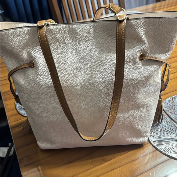 Elegant Coach Andy Cream Tote Bag - Picture 10 of 11